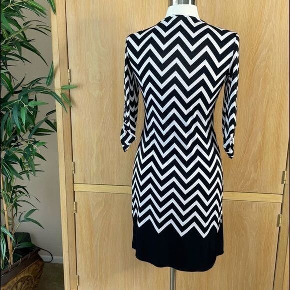 Tacera - Small black & white zig zag pattern dress - Picture 14 of 14